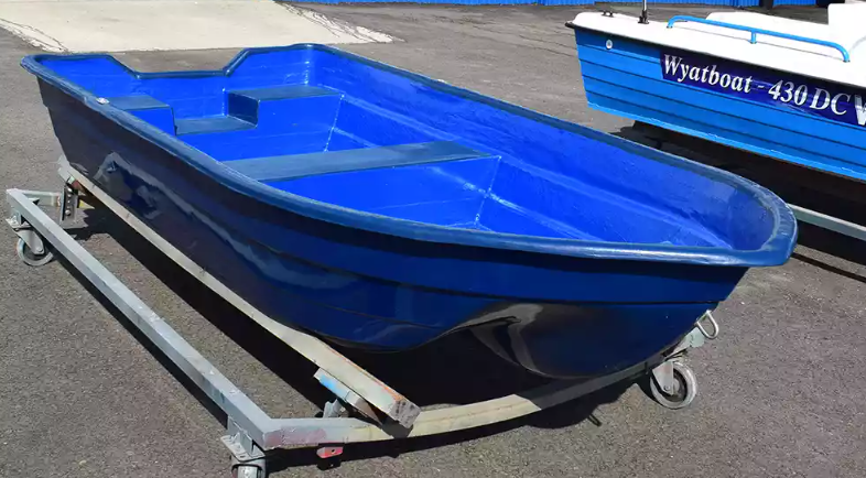 Стеклопластиковая лодка Neman-340 (тримаран) в Новочебоксарске