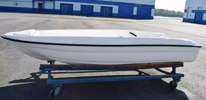 Стеклопластиковая лодка Пингвин (тримаран) в Новочебоксарске