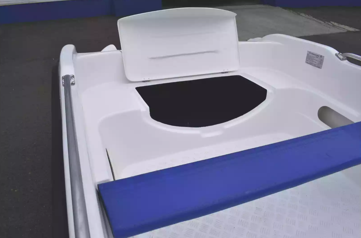 Стеклопластиковая лодка Пингвин New (тримаран) в Новочебоксарске