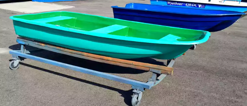 Стеклопластиковая лодка Старт (тримаран) в Новочебоксарске