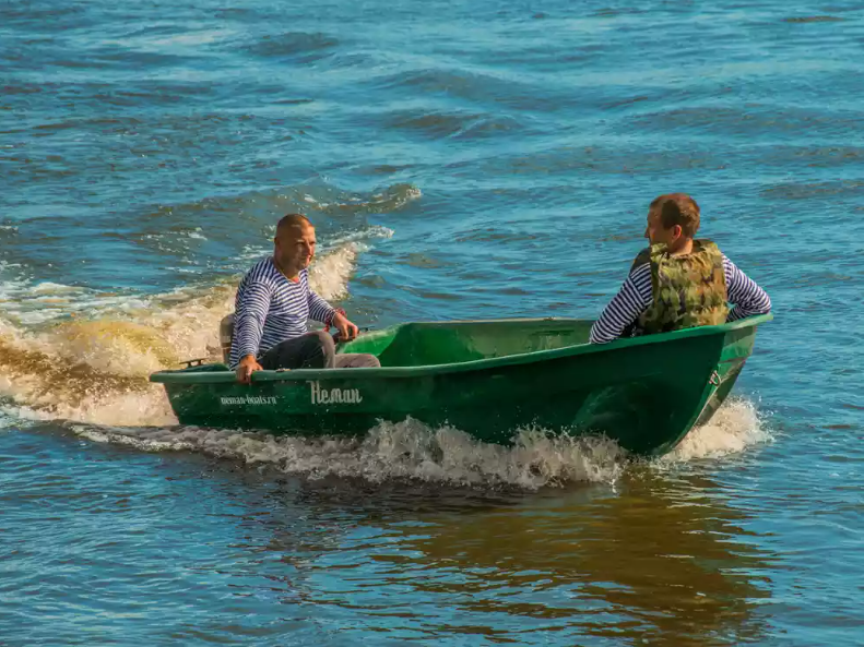 Стеклопластиковая лодка Neman-340 (тримаран) в Новочебоксарске