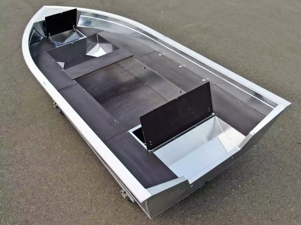 Алюминиевая лодка  Неман-420 в Новочебоксарске