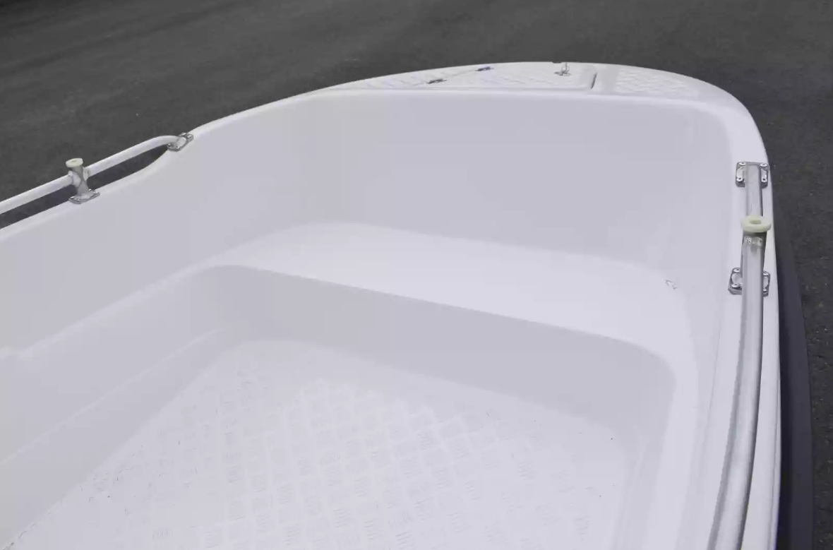 Стеклопластиковая лодка Пингвин New (тримаран) в Новочебоксарске