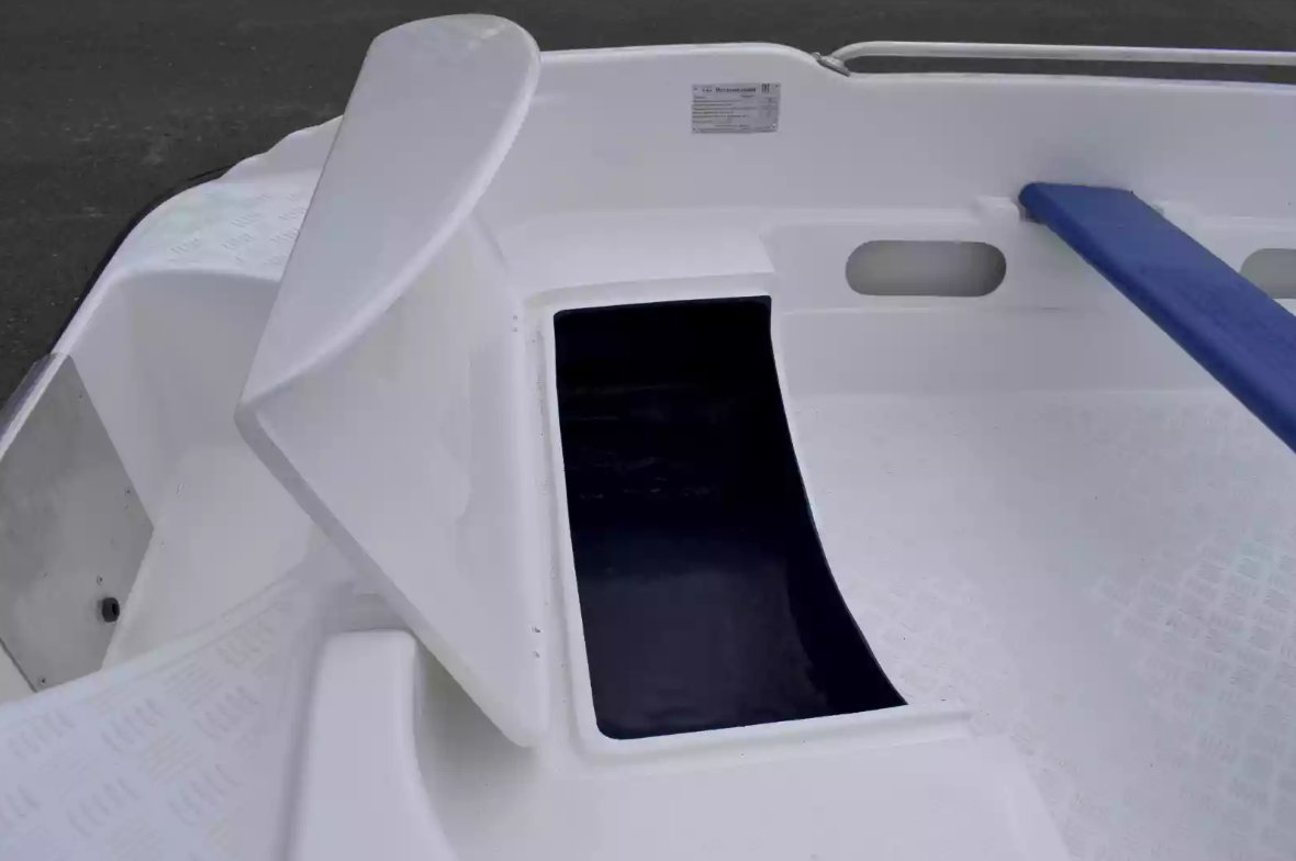 Стеклопластиковая лодка Пингвин New (тримаран) в Новочебоксарске