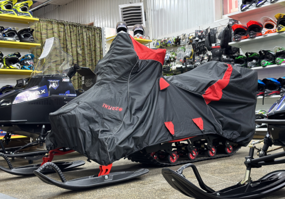 Чехол транспорт. снегохода IKUDZO HUNTER черно-красный Оксфорд ПРЕМИУМ качества с лого IKUDZO в Новочебоксарске