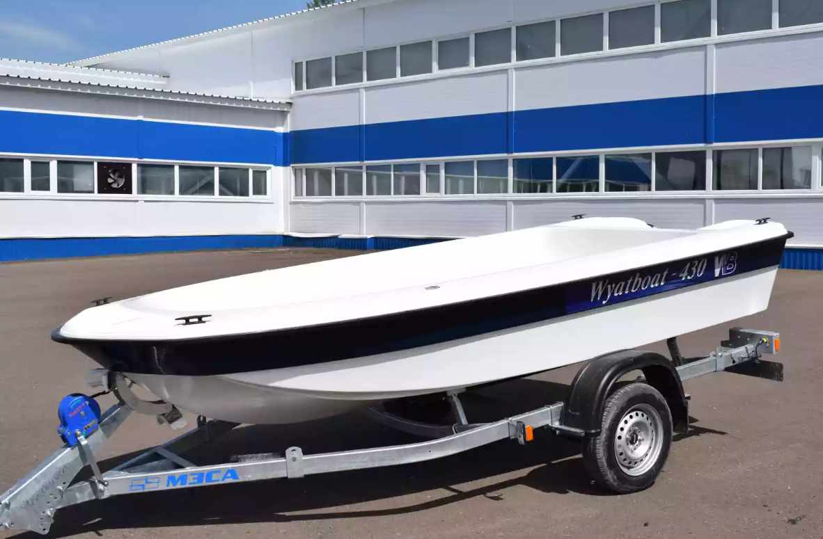 Стеклопластиковая лодка Wyatboat 430 тримаран в Новочебоксарске