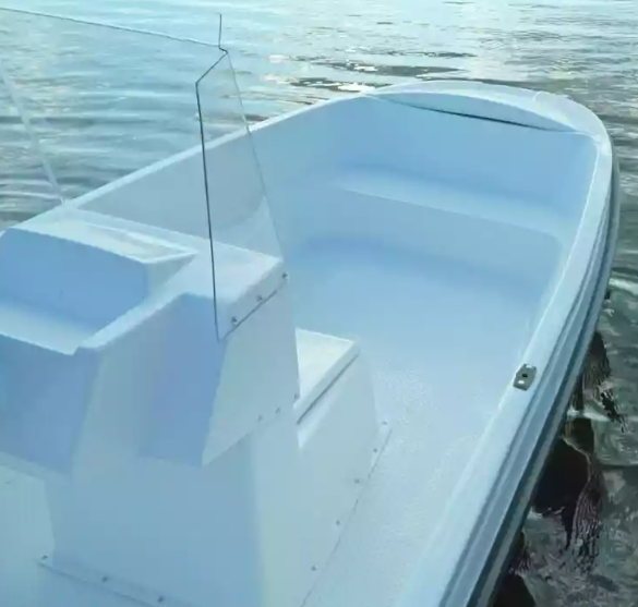 Стеклопластиковая лодка Пингвин с консолью (тримаран) в Новочебоксарске