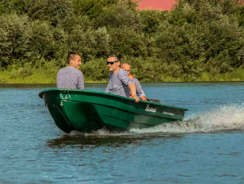 Стеклопластиковая лодка Neman-340 (тримаран) в Новочебоксарске