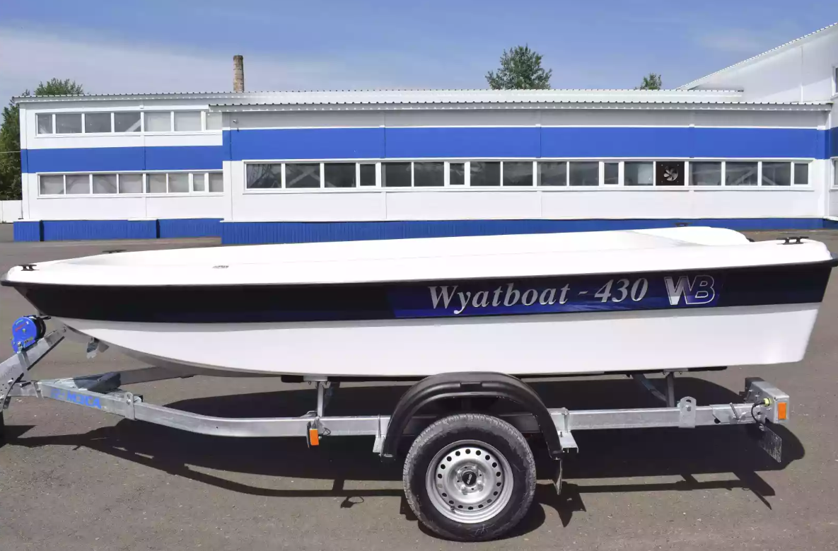 Стеклопластиковая лодка Wyatboat 430 тримаран в Новочебоксарске