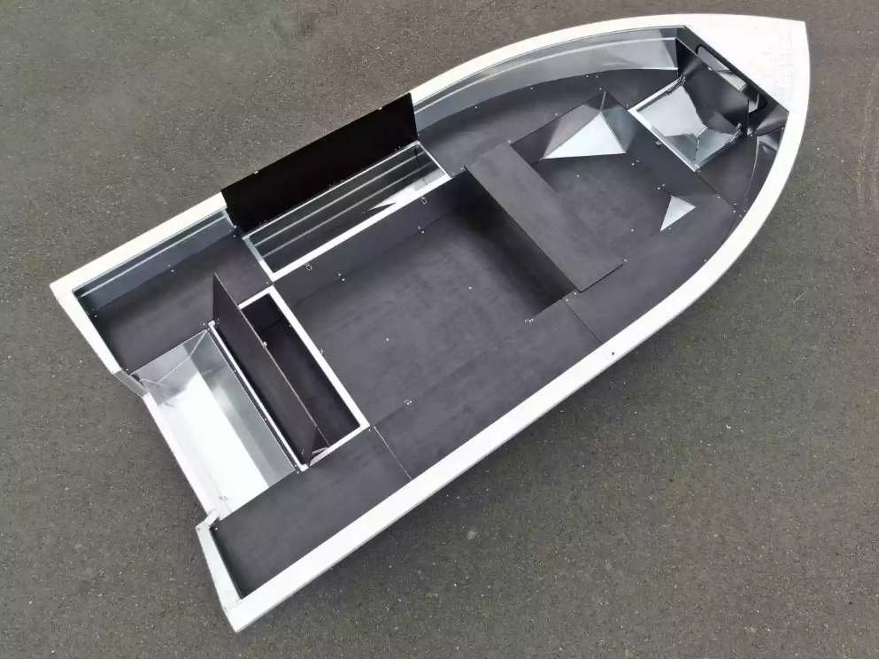 Алюминиевая лодка  Неман-420 в Новочебоксарске