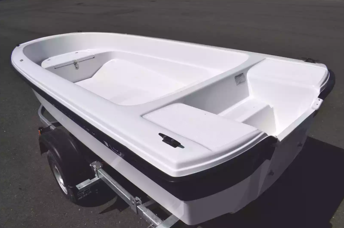 Стеклопластиковая лодка Wyatboat 430 тримаран в Новочебоксарске