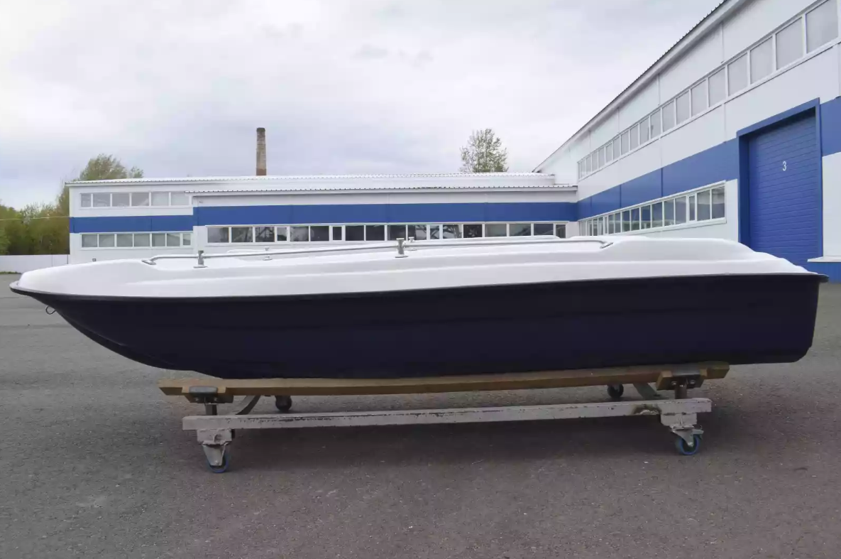 Стеклопластиковая лодка Пингвин New (тримаран) в Новочебоксарске
