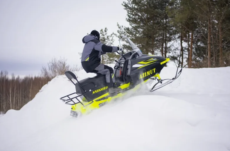 Миниснегоход Бурлак Азимут 20 л.с. , эл.запуск, реверс, тормоз гидравл, капот черный в Новочебоксарске