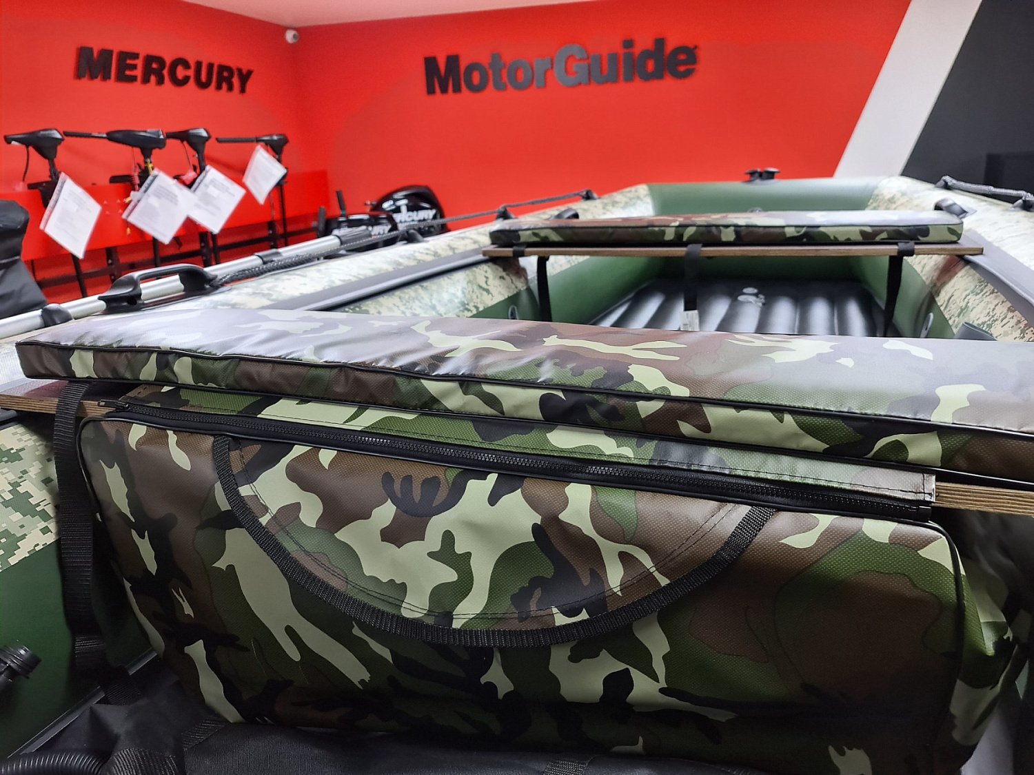 КОМПЛЕКТ МЯГКИХ НАКЛАДОК С СУМКОЙ ДЛЯ ЛОДОК 105Х20 КАМУФЛЯЖ в Новочебоксарске