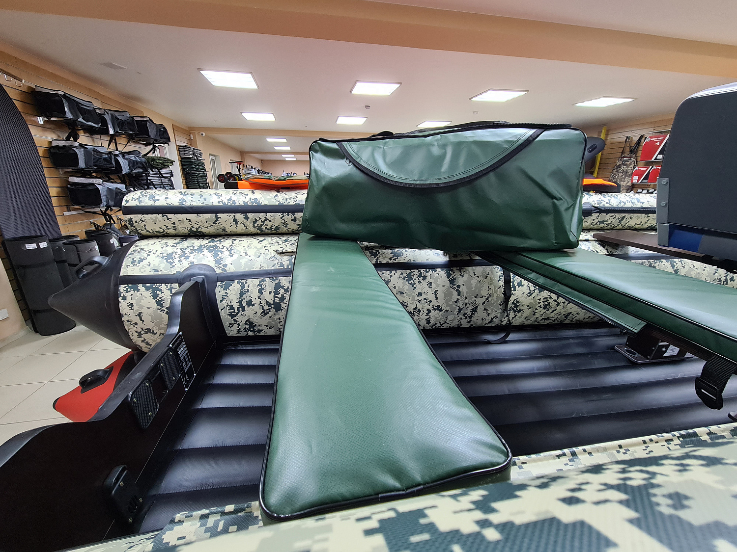 КОМПЛЕКТ МЯГКИХ НАКЛАДОК С СУМКОЙ ДЛЯ ЛОДОК 110Х20 ЗЕЛЕНЫЙ в Новочебоксарске