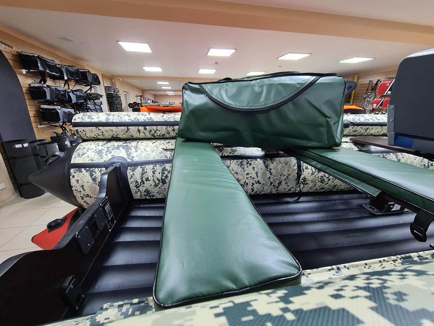 КОМПЛЕКТ МЯГКИХ НАКЛАДОК С СУМКОЙ ДЛЯ ЛОДОК 110Х20 ЗЕЛЕНЫЙ в Новочебоксарске